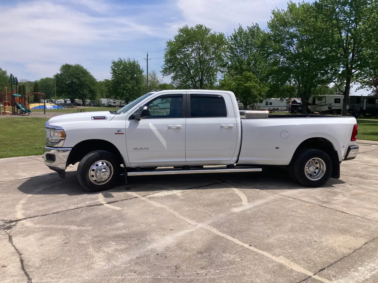 RAM 3500 снимка RAM 3500
