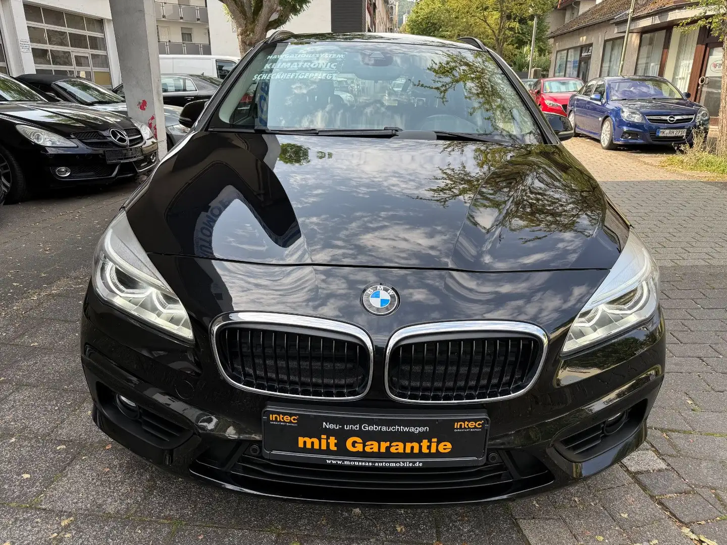 BMW 218 i Active Tourer,Navi,LED,Klimaau.,PDC v&h Schwarz - 2