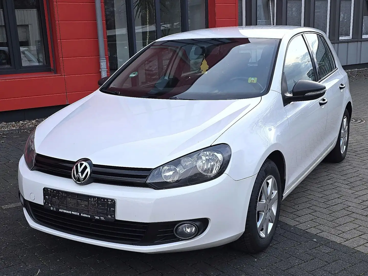 Volkswagen Golf Golf*Trendline*Klima* 4 Türig*Neuer Zahnriemen* Weiß - 1
