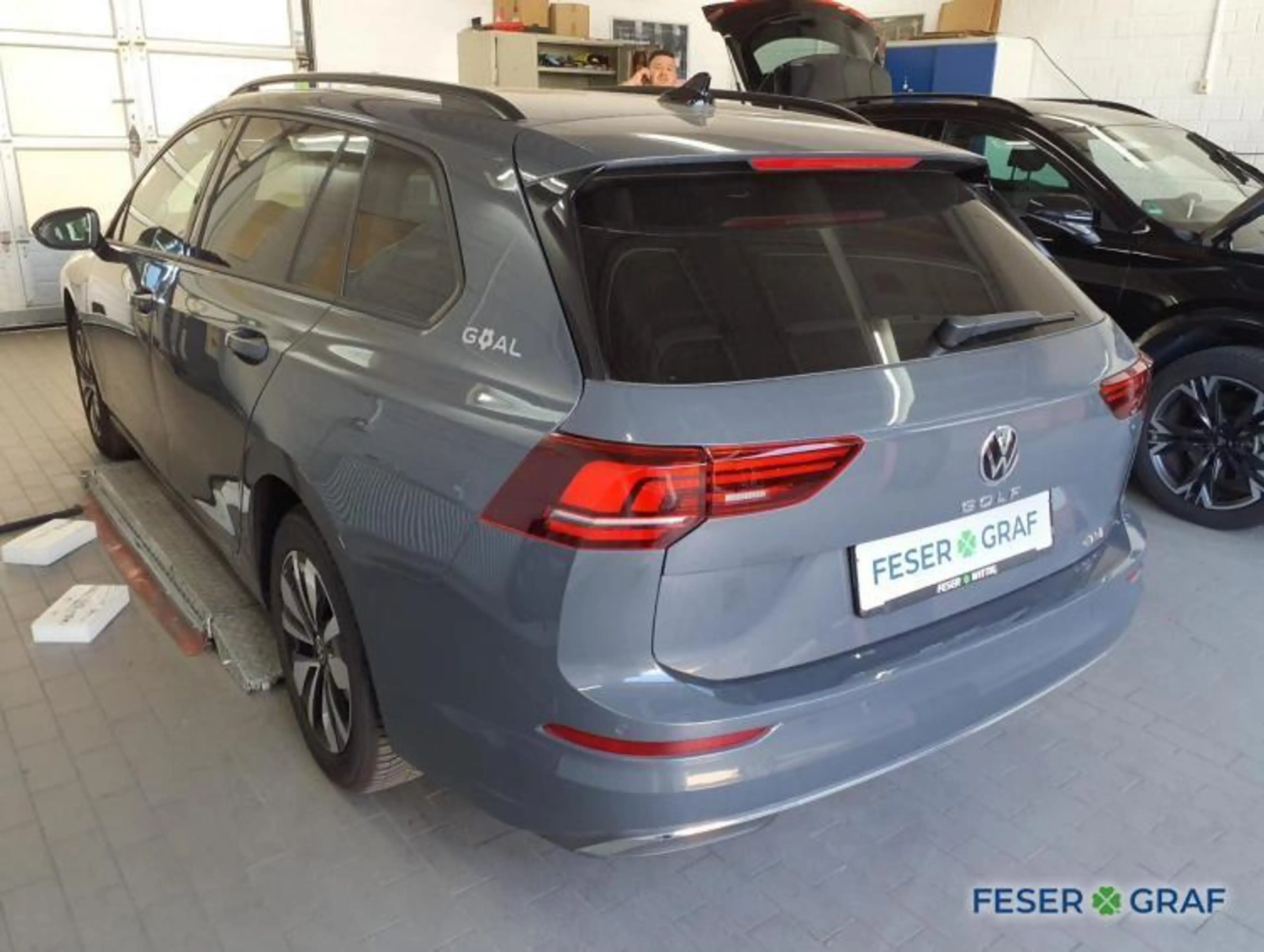 Volkswagen Golf VIII Variant 1.5 eTSI Goal DSG/LED/ACC/CarP — photo 2