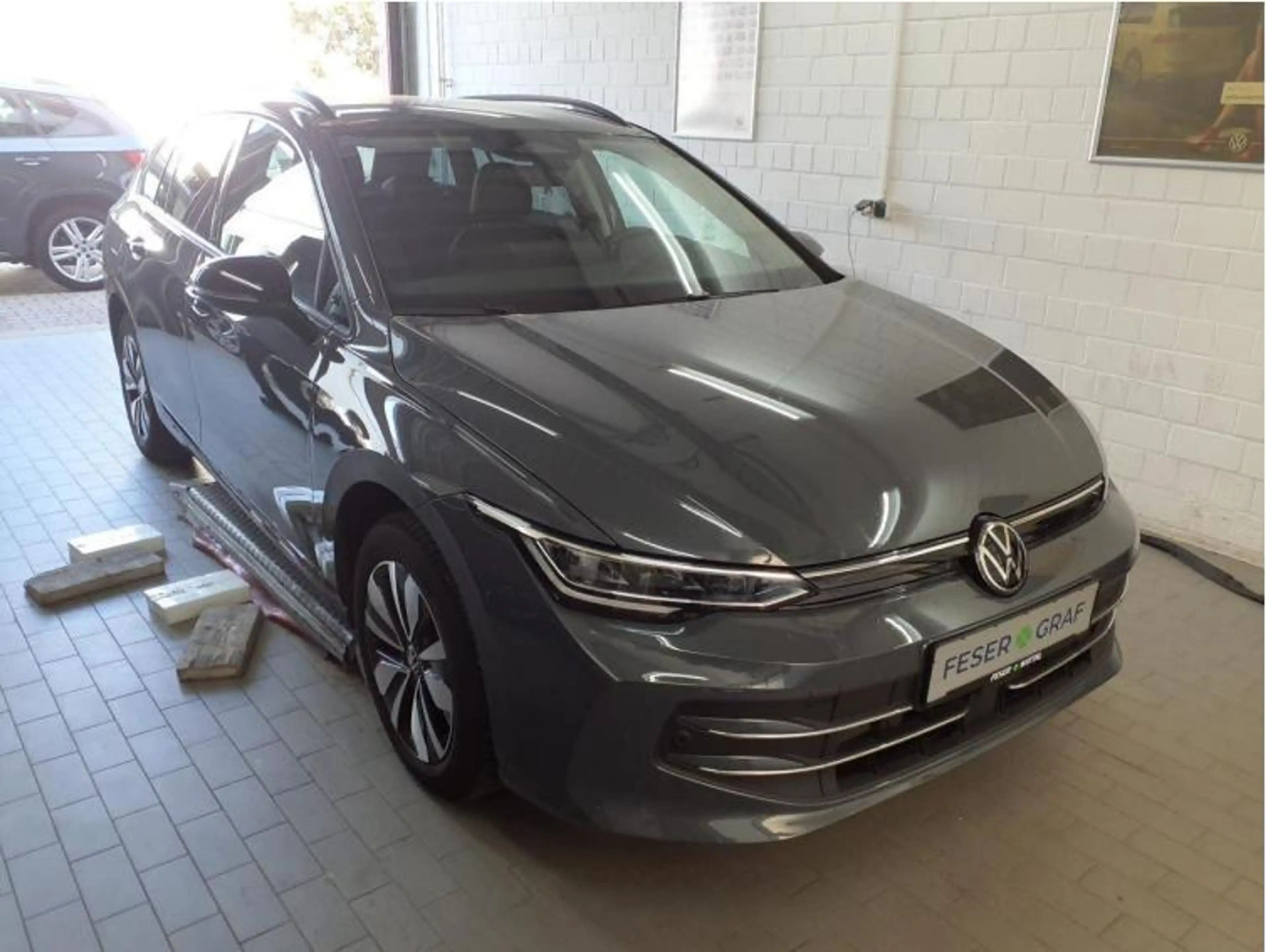 Volkswagen Golf VIII Variant 1.5 eTSI Goal DSG/LED/ACC/CarP — photo 4