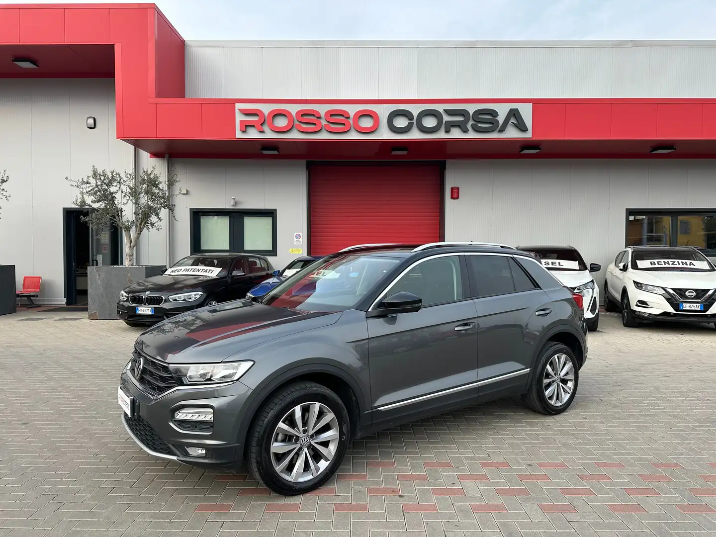 Volkswagen T-Roc 1.6 TDI Advanced BLUEMOTION EURO6 UNIPRO NEOPAT Grau - 1