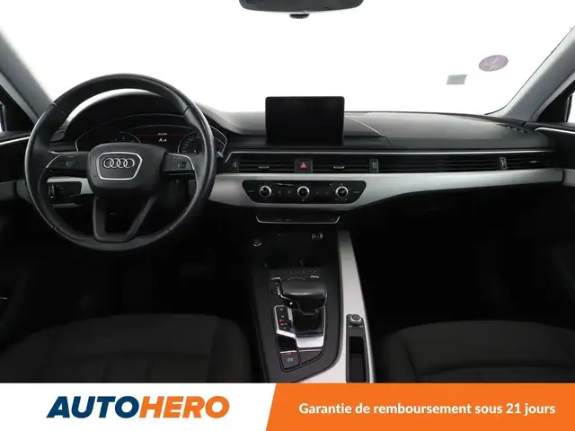 Audi A4 view 12