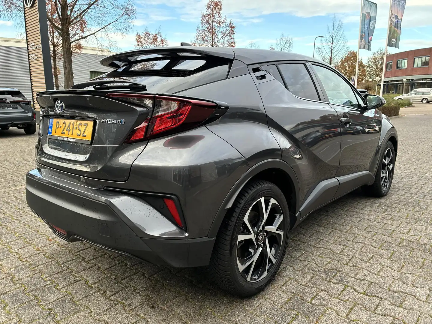 Toyota C-HR 1.8 HYBRID DYNAMIC PARK-SENSOREN NAVI APPLE/ANDROI Gris - 2