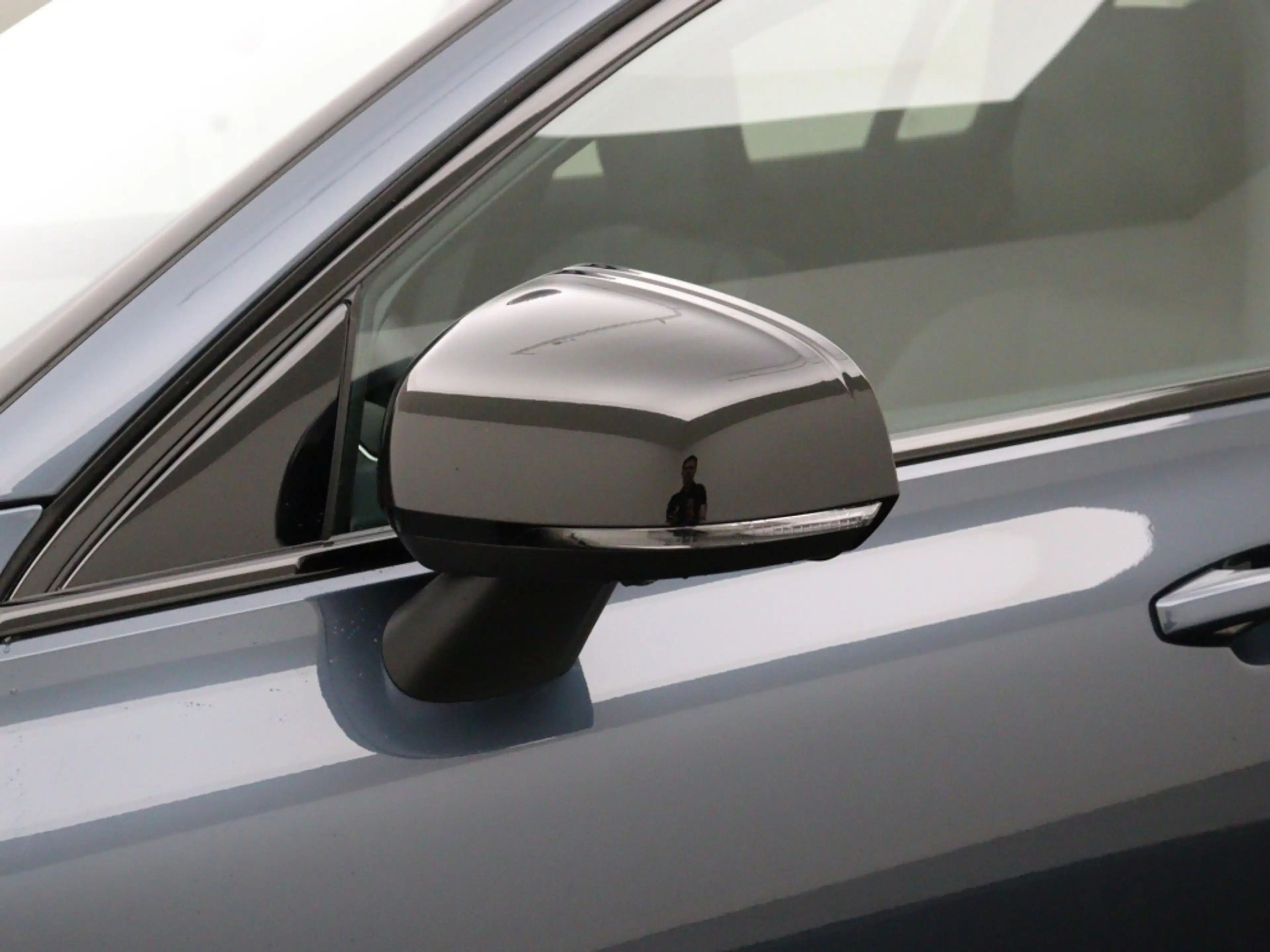 Volvo V60 T6 PLUG-IN HYBRID PLUS DARK SCHUIFDAK FULL-LED 360 — photo 9