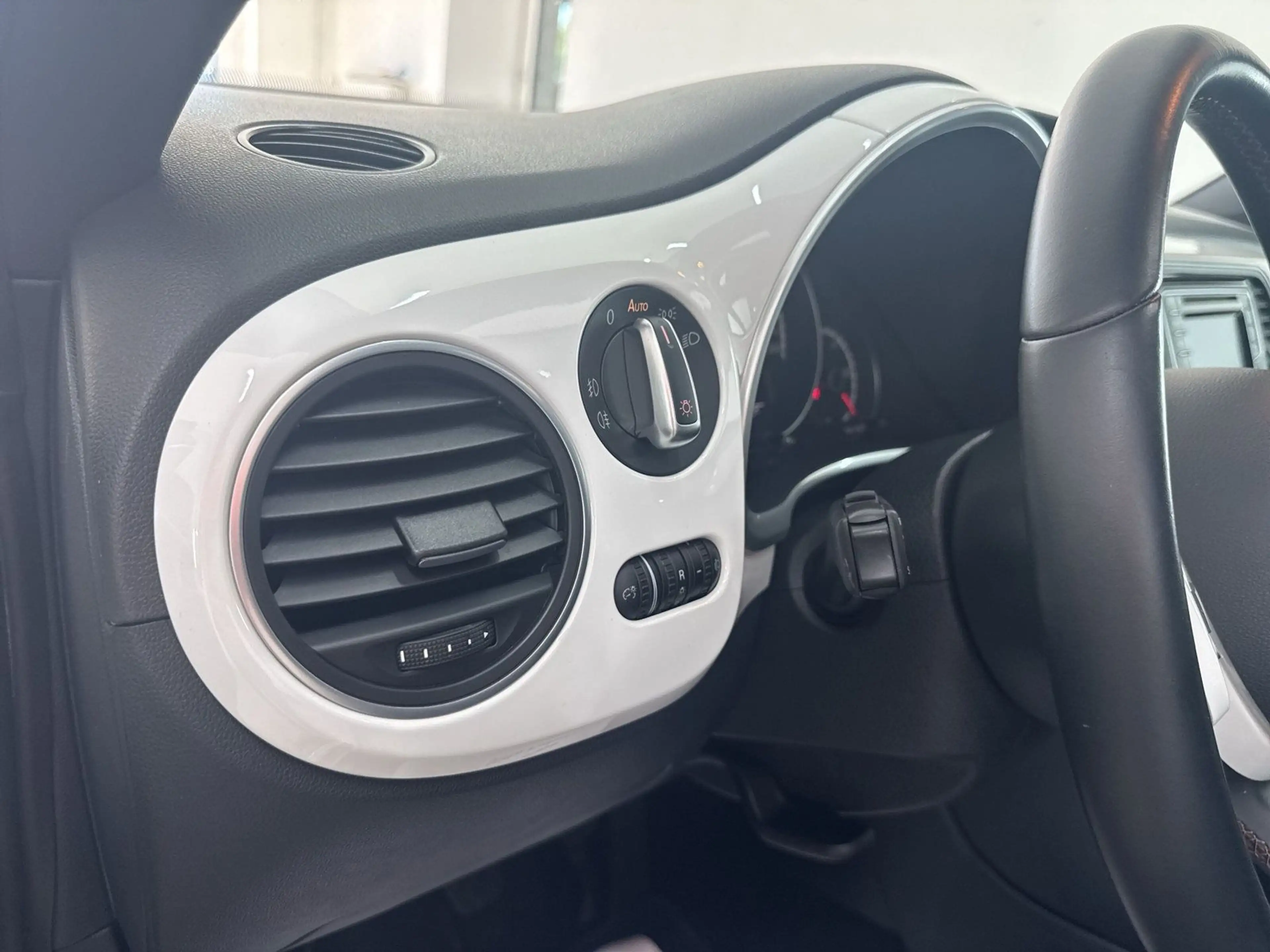 Volkswagen Beetle Lim. Cup 1.4 TSI 140 PS NAV*XEN*BT*FENDR* — photo 14