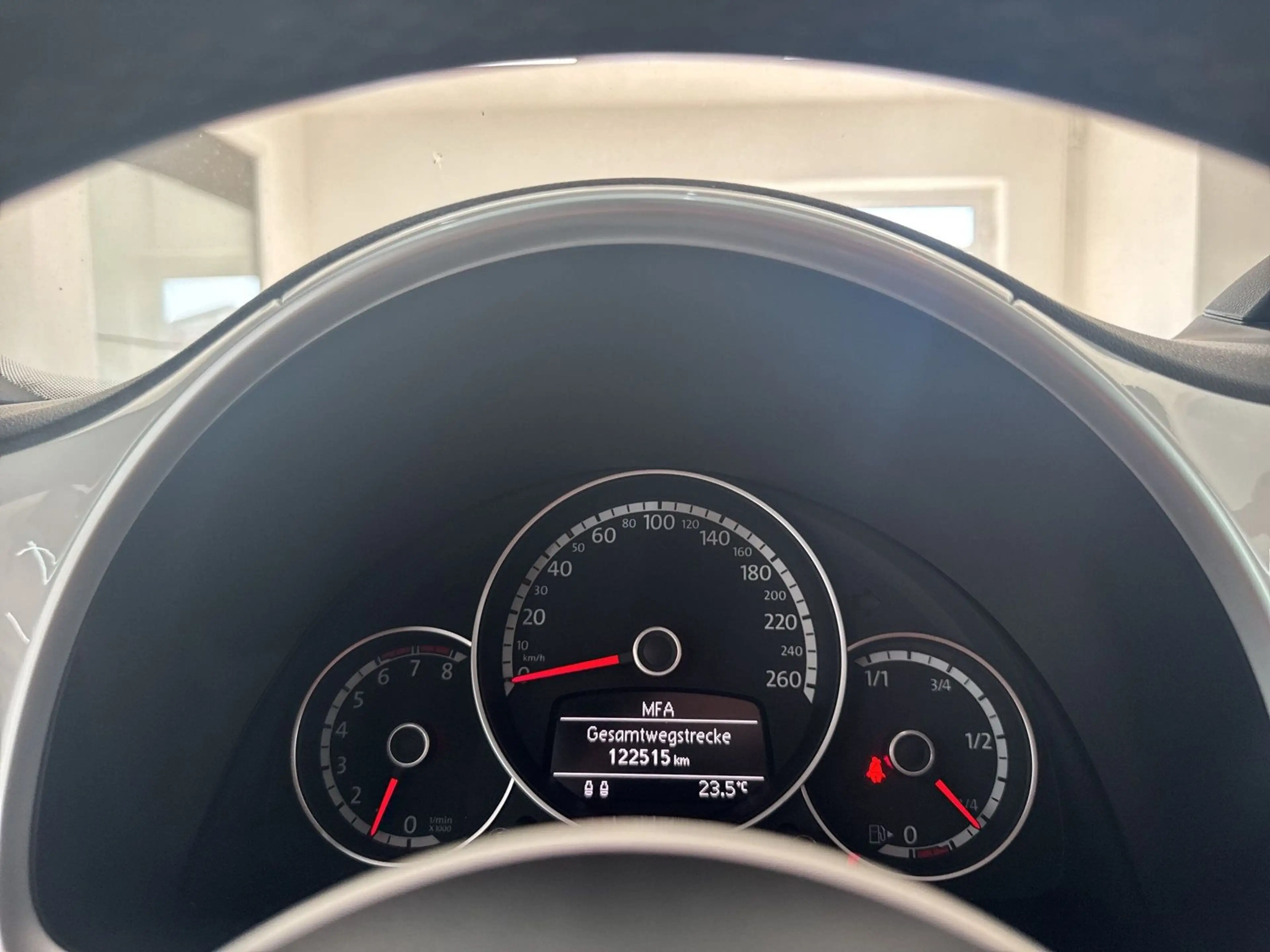 Volkswagen Beetle Lim. Cup 1.4 TSI 140 PS NAV*XEN*BT*FENDR* — photo 10