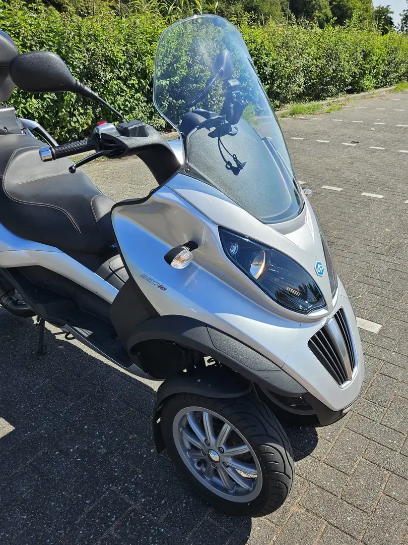 Piaggio MP3 LT 250 ie Sport – In topstaat! Zilver - 2