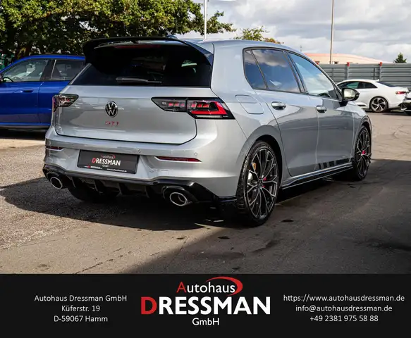Volkswagen Golf view 4