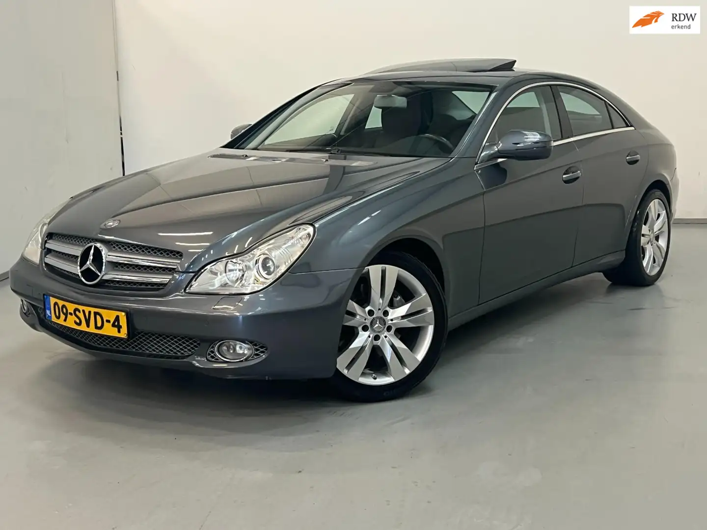 Mercedes-Benz CLS 350 CGI / Schuifdak / Harman / Luchtvering Grijs - 1