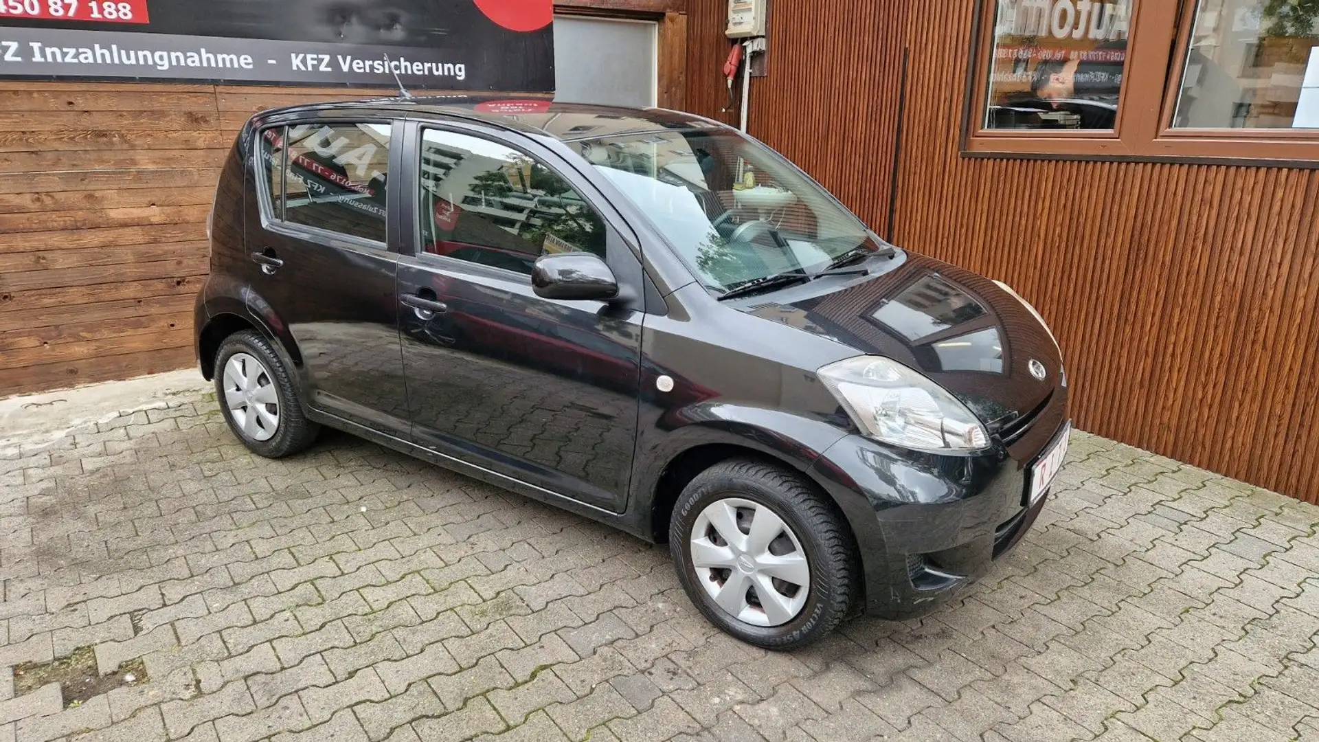 Daihatsu Sirion 1.0 Klima, Nichtraucher, 1 Hand, Tüv Neu Schwarz - 2