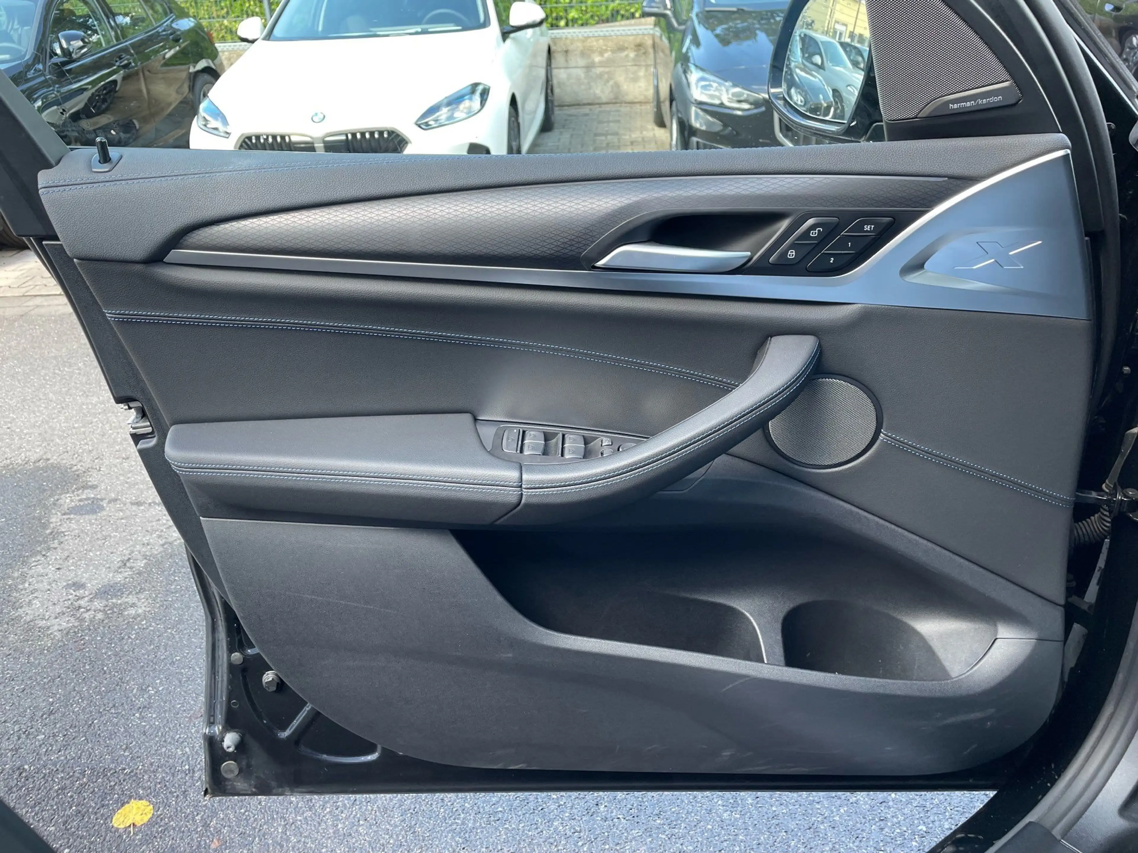 BMW iX3 Impressive || Pano H&K HeadUp AHK Head-Up — photo 6