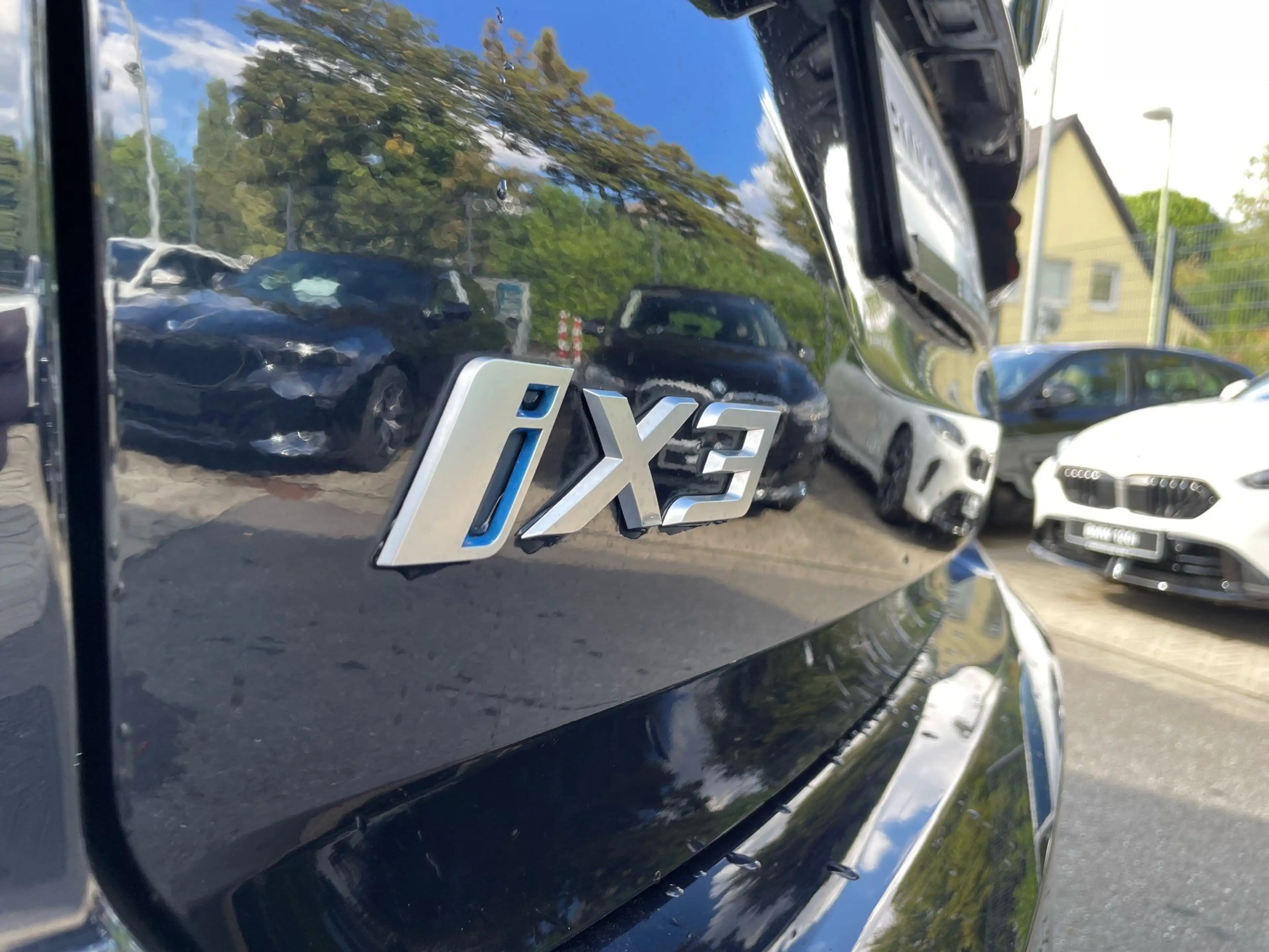 BMW iX3 Impressive || Pano H&K HeadUp AHK Head-Up — photo 35