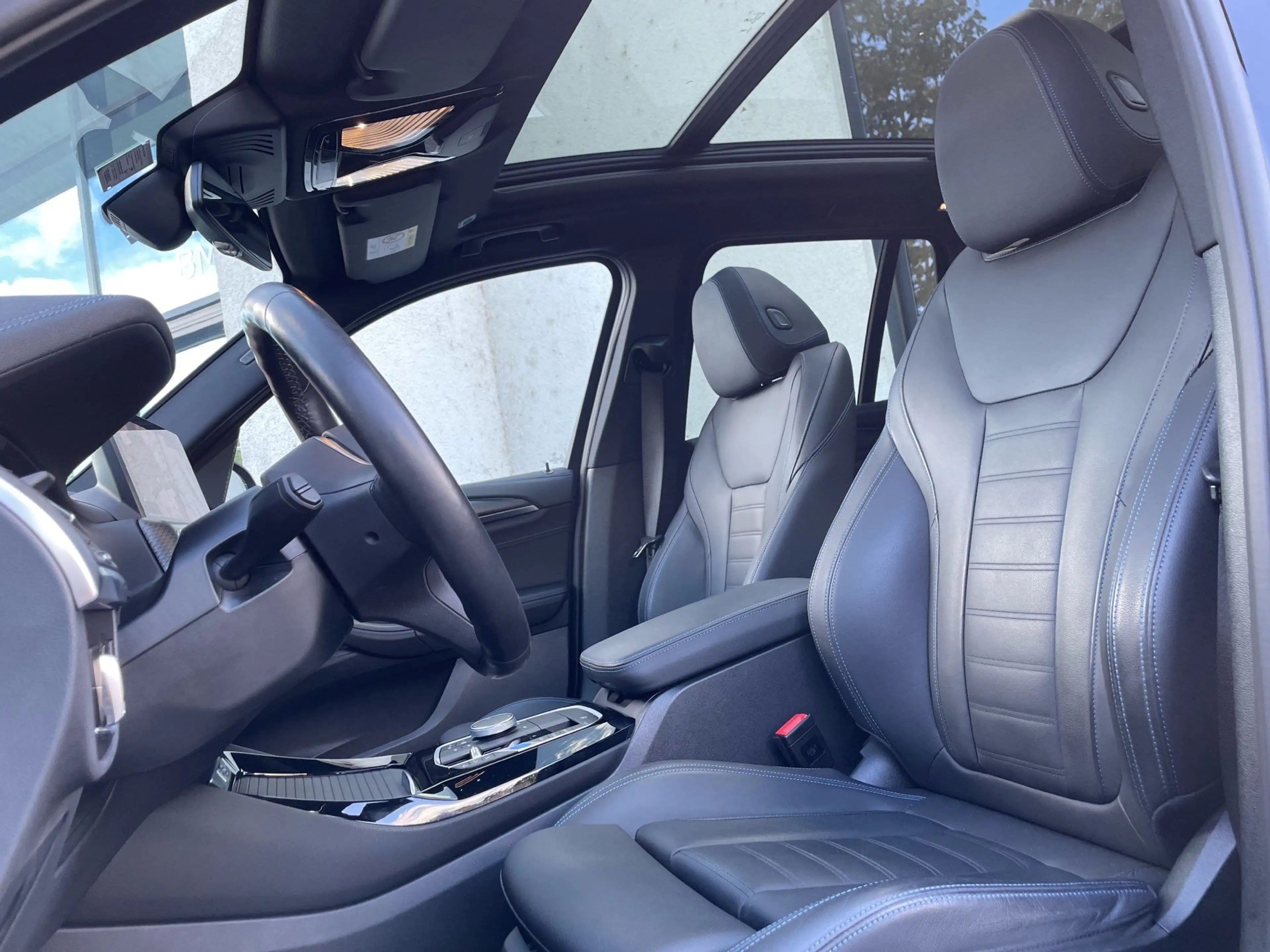 BMW iX3 Impressive || Pano H&K HeadUp AHK Head-Up — photo 7