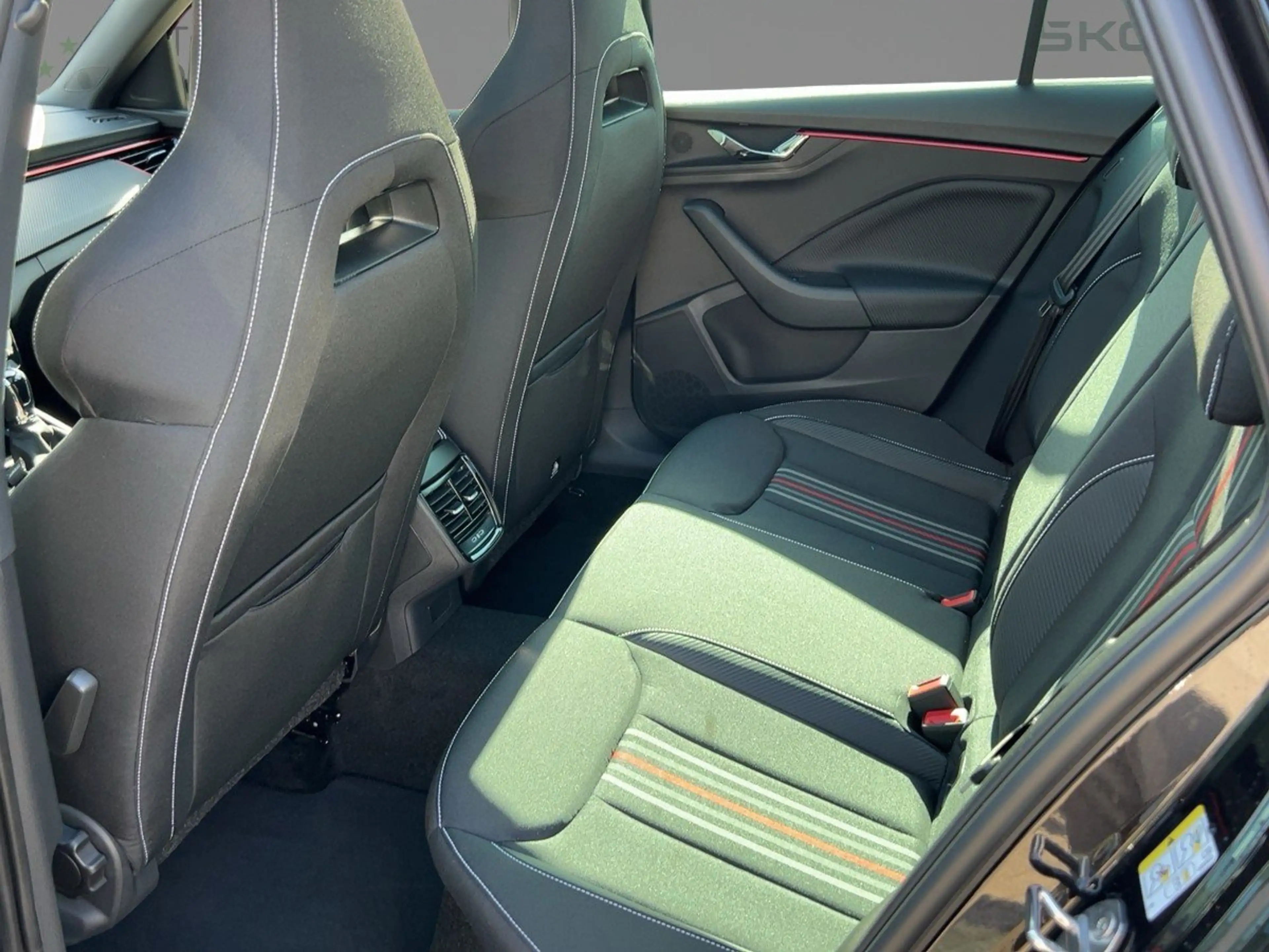 Skoda Kamiq 1.0 TSI Monte Carlo 2xKlima ACC DynLicht — photo 10