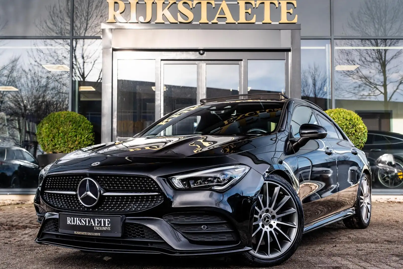 Mercedes-Benz CLA 220 AMG|PANO|MEMORY|19''|CAMERA|CARPLAY Zwart - 1