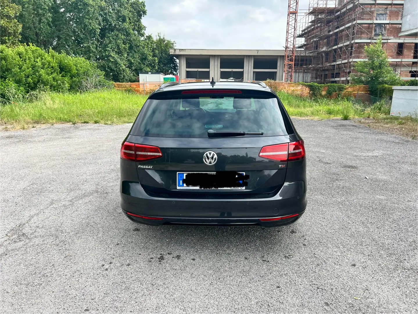 Volkswagen Passat Variant 1.6 TDI (BlueMotion Technology) DSG Comfortline Grau - 2
