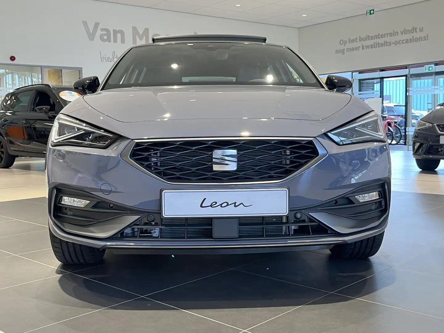 SEAT Leon e-Hybrid 1.5 TSI FR Business 204 PK | 18" lichtmetalen velg - 2
