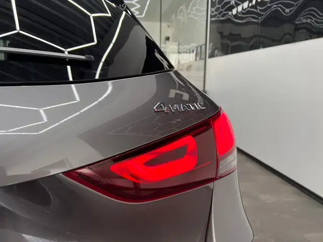 Mercedes-Benz GLA view 14