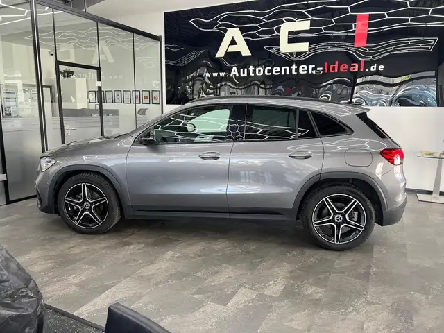 Mercedes-Benz GLA view 6