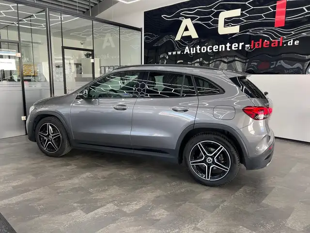 Mercedes-Benz GLA view 7