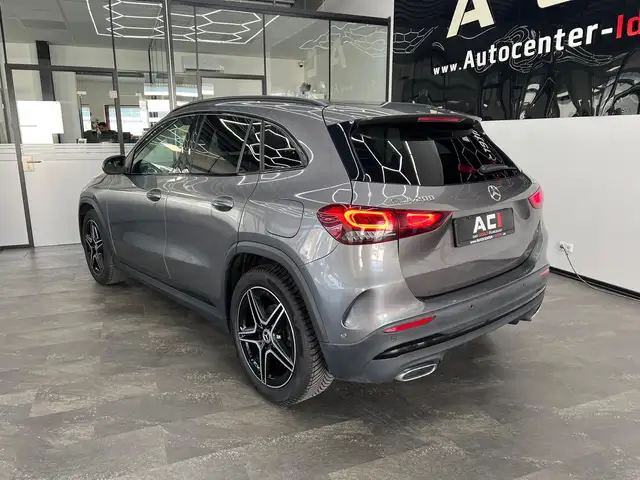 Mercedes-Benz GLA view 8