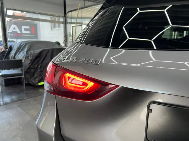 Mercedes-Benz GLA view 13