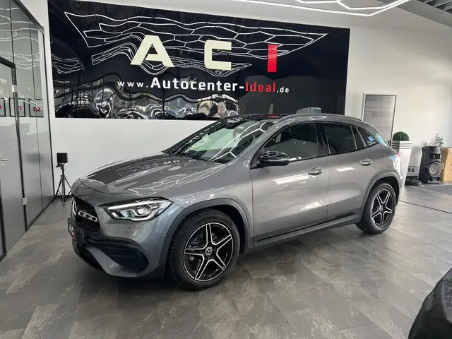 Mercedes-Benz GLA view 5