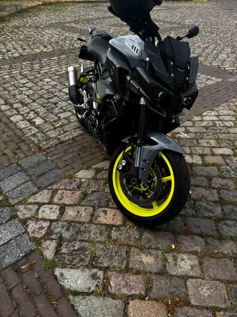 Yamaha MT-10 Nardo grey - 1