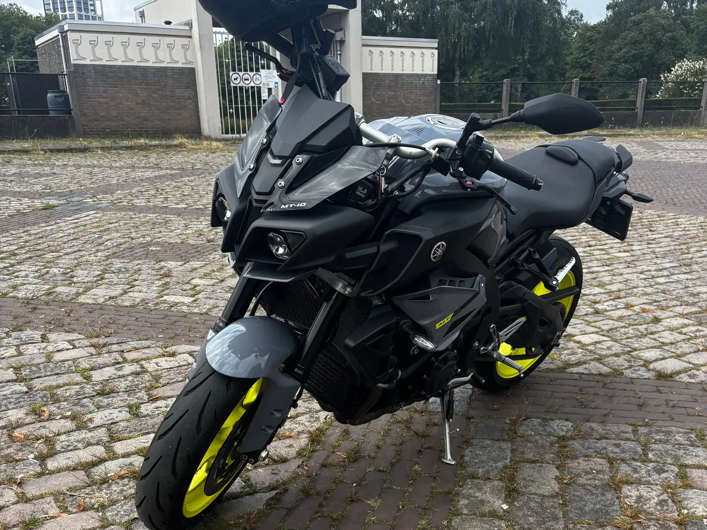 Yamaha MT-10 Nardo grey - 2