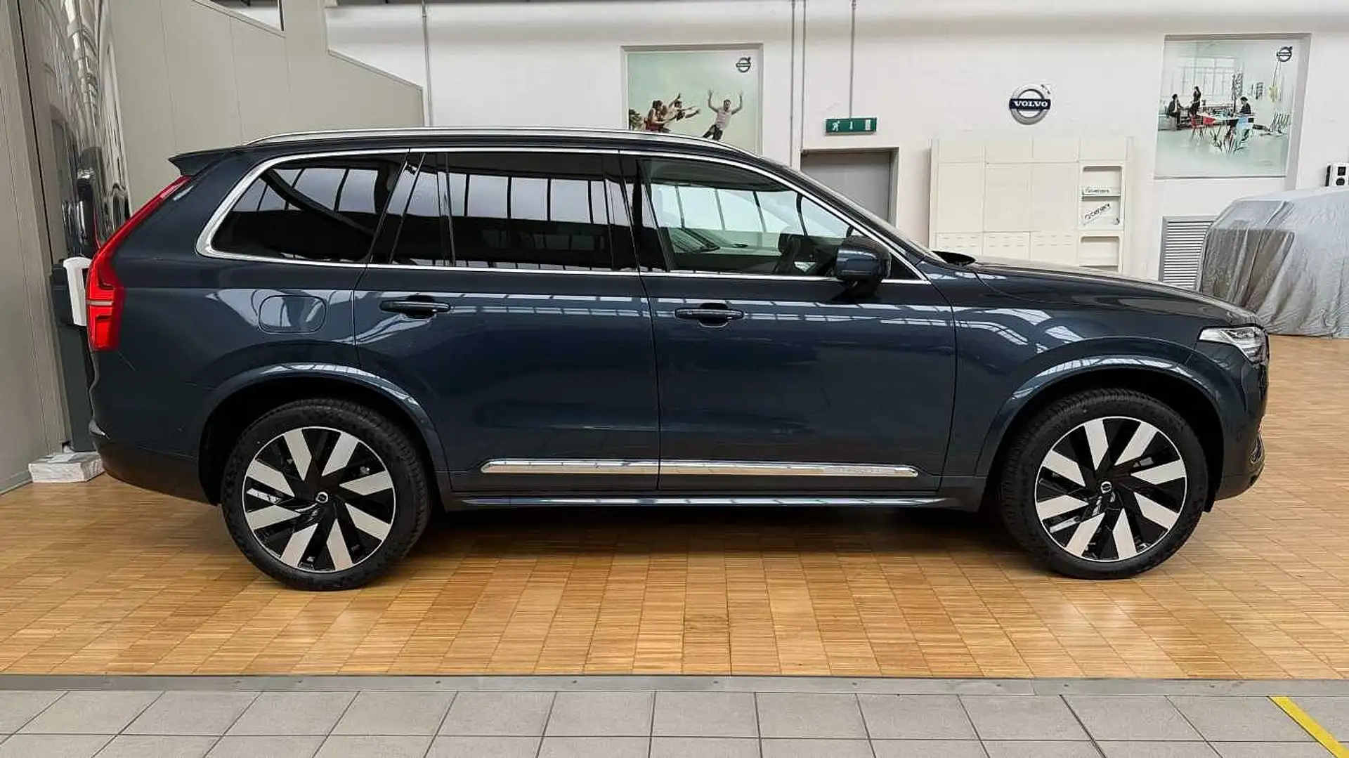 Volvo XC90 Ultra T8 AWD Plug-in Hybrid Elet/Benz Bright 7 P Blu/Azzurro - 2