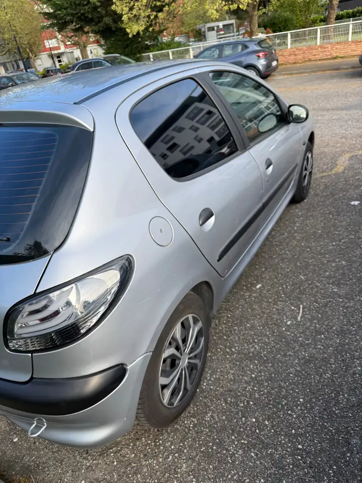 Peugeot 206 1.4i XT Premium, foto 2
