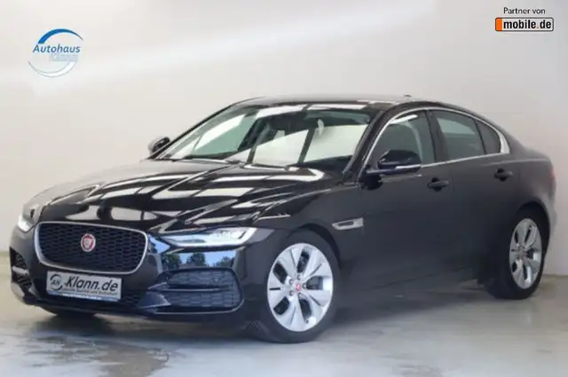 Jaguar Xe view 3