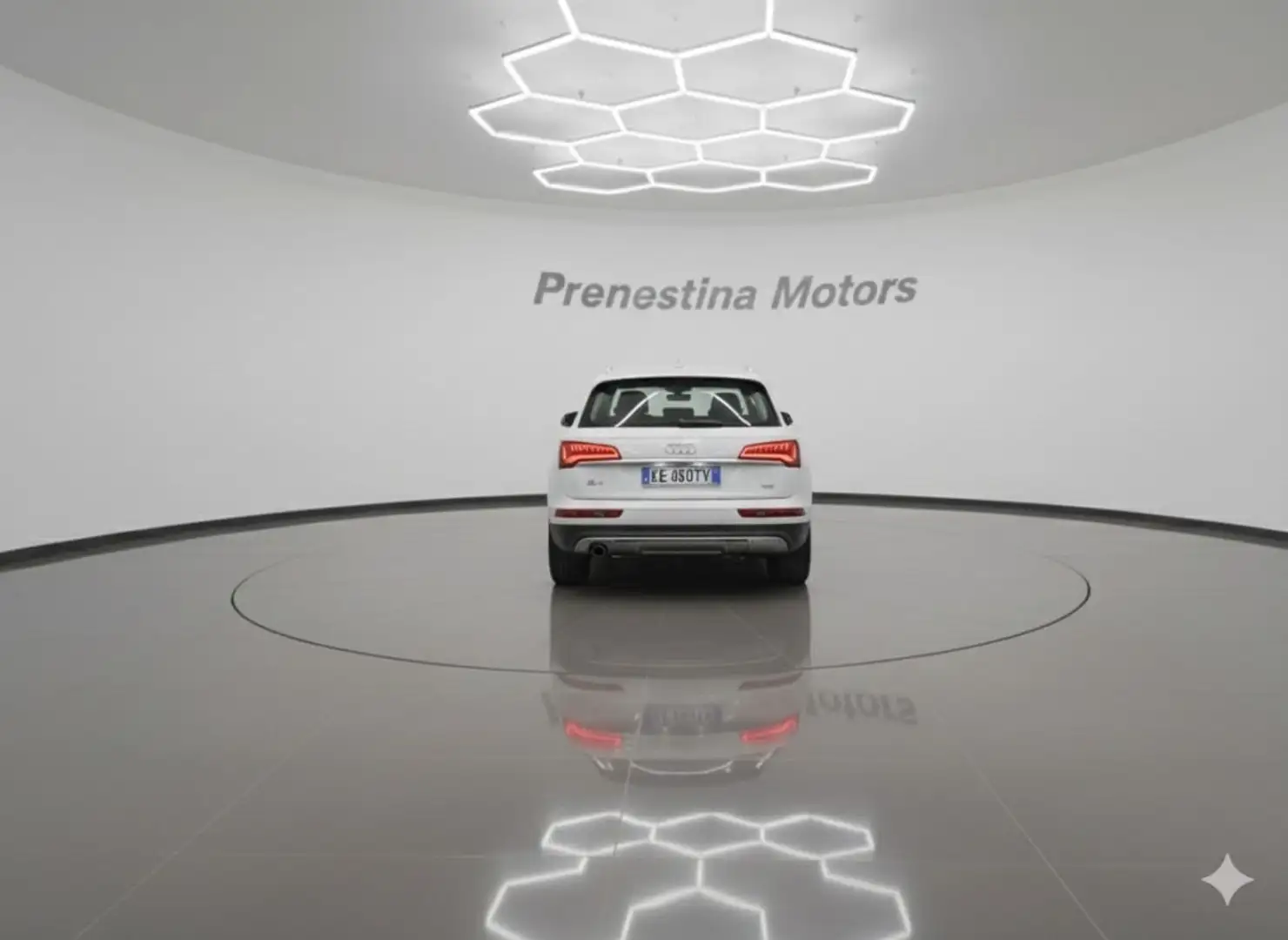 Audi Q5 40 TDI 204 CV quattro S tronic Business Bianco - 2