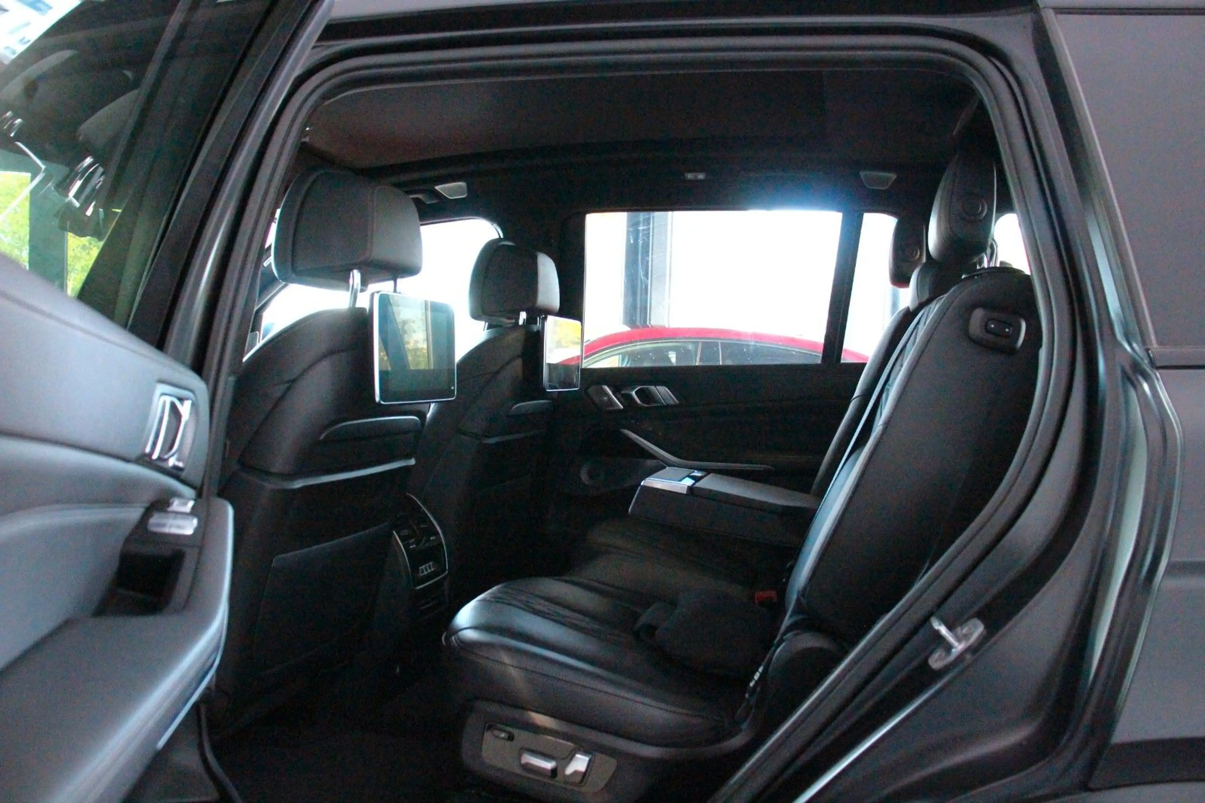 BMW X7 xDrive40d M Sport *Laser*AHK*7Sitze*SoftClose — photo 11