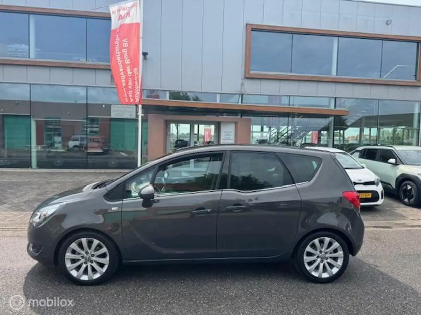 Opel Meriva 1.4 T 120pk Business+ , Navigatie & Camera, Lederb Grigio - 2