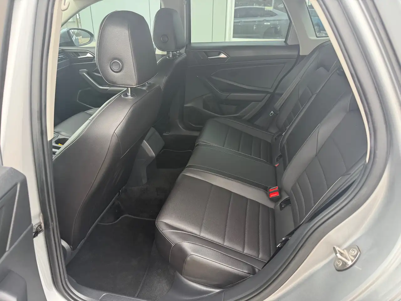 Volkswagen Jetta снимка Volkswagen Jetta