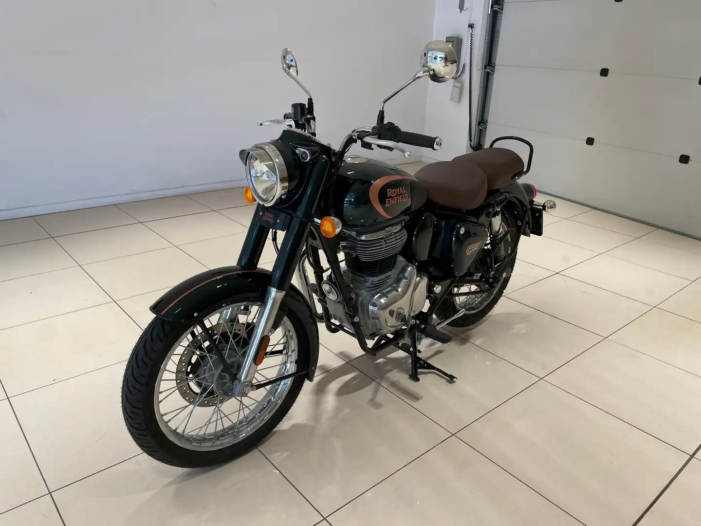 Royal Enfield Classic 350 Halcyon Green zelena - 2