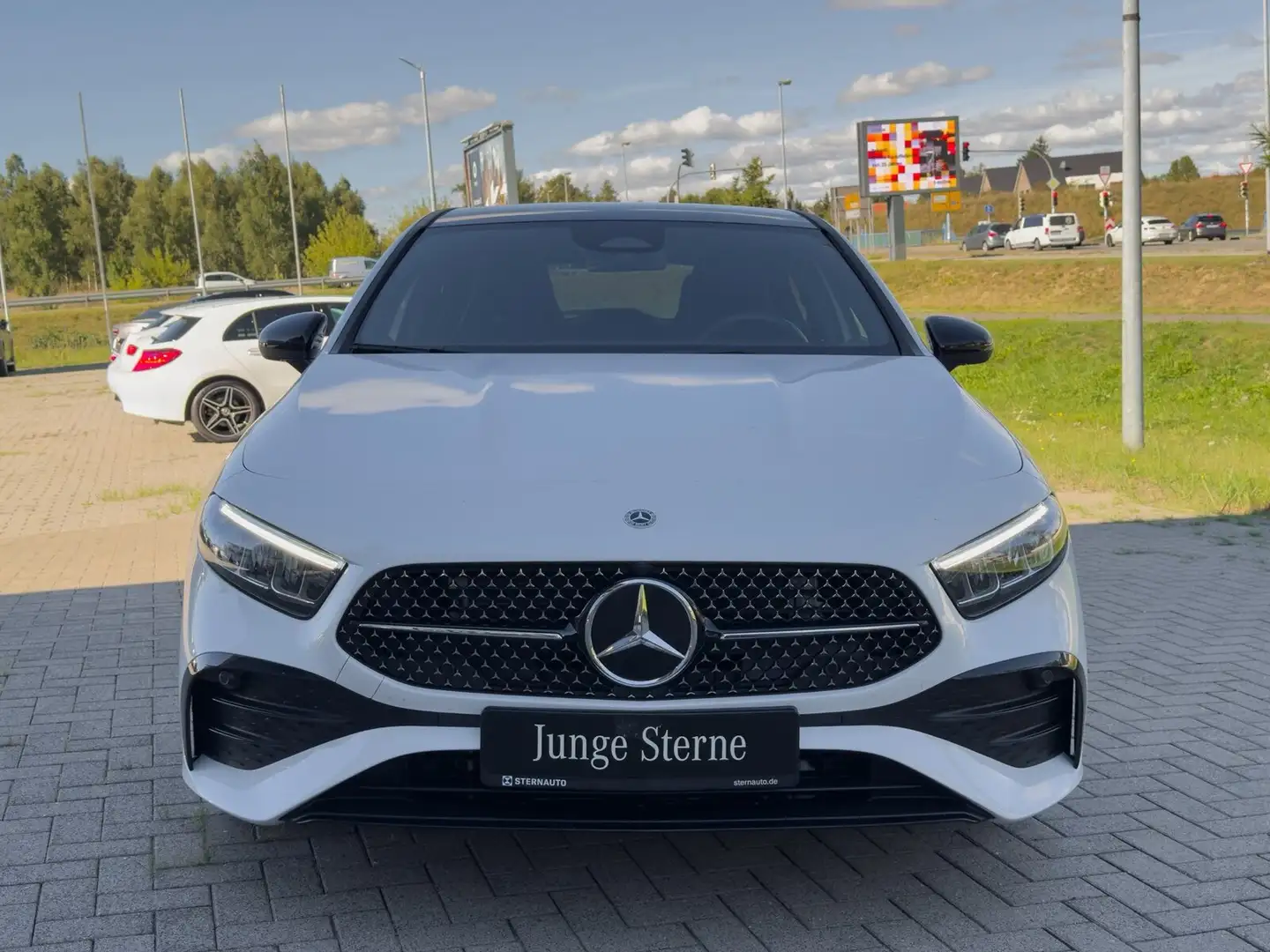 Mercedes-Benz A 200 A 200 AMG Line Navi Pano.-Dach Keyless-Go Styling Bianco - 2