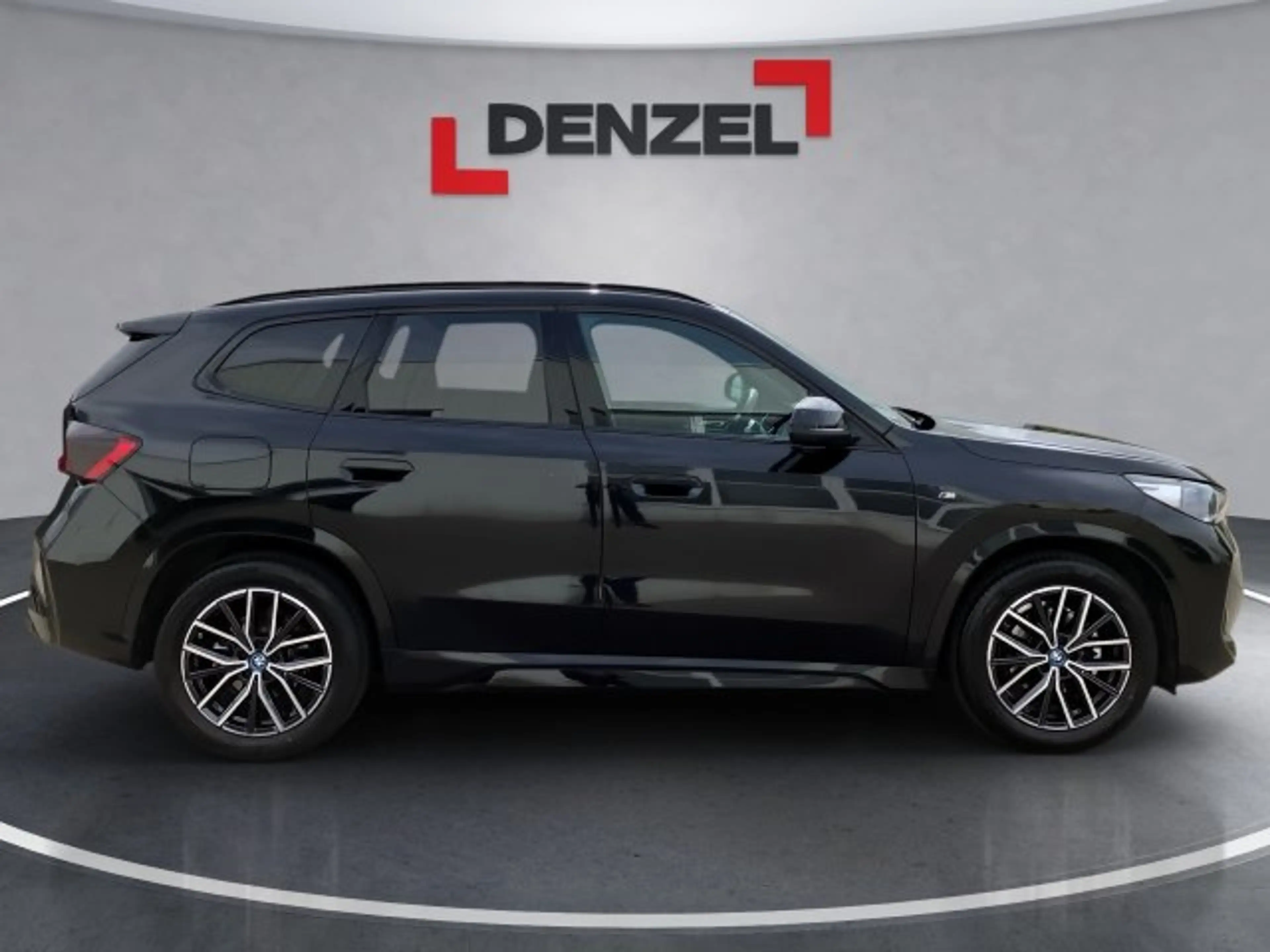 BMW iX1 eDrive20 U11 — photo 5