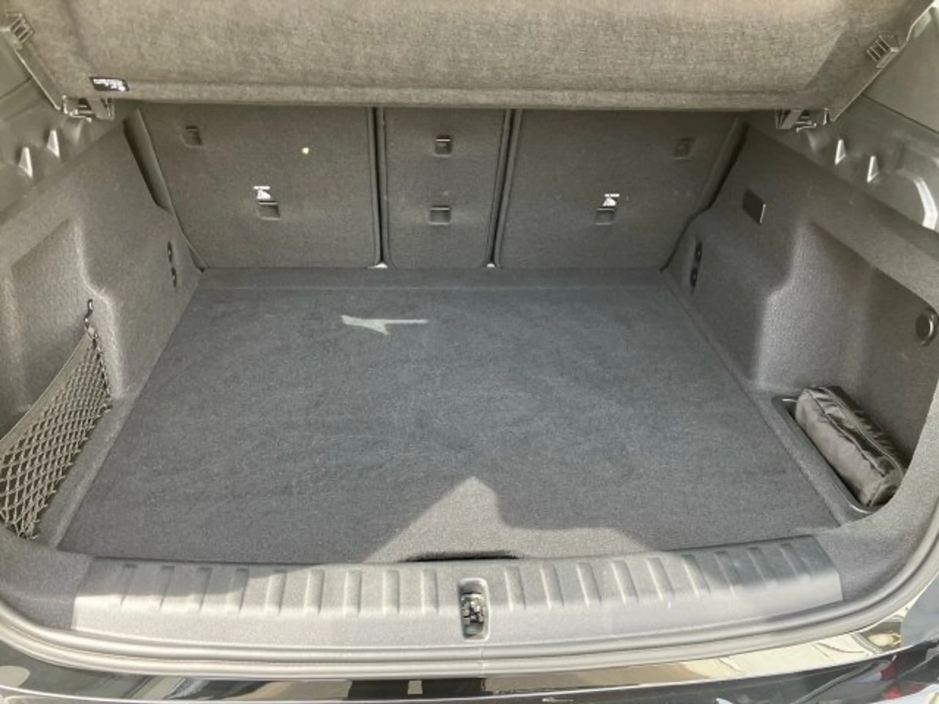 BMW iX1 eDrive20 U11 — photo 13