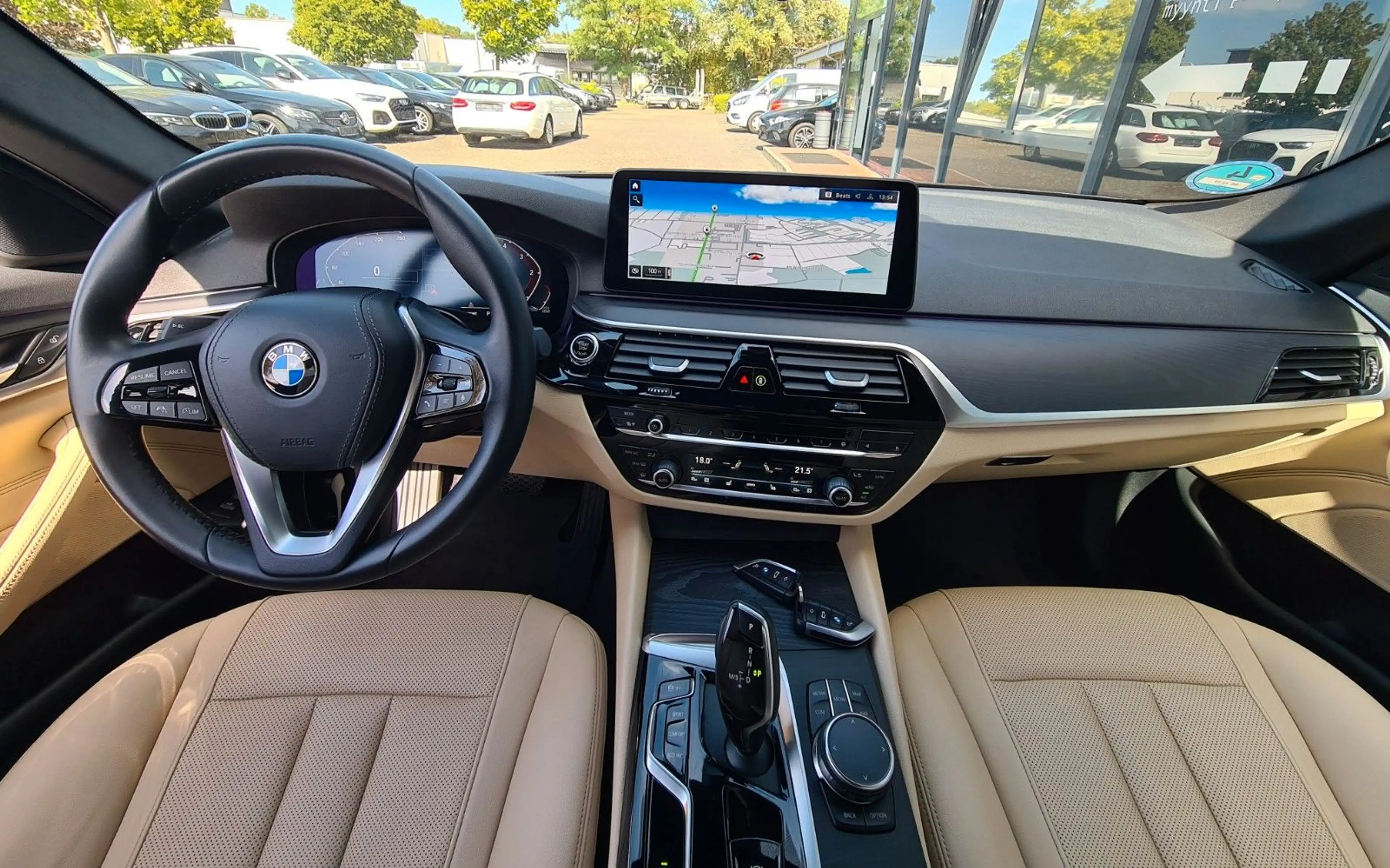 BMW 520 d Touring - SHADOW - ACC - HUD - 8 x ALU — photo 11