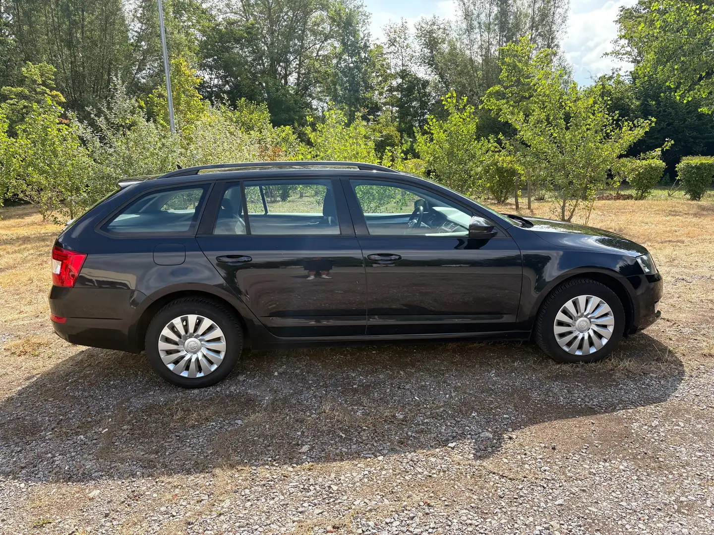 Skoda Octavia Octavia Combi 2.0 TDI  DSG Ambition AHK Černá - 2