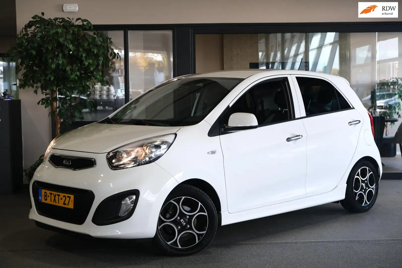 Kia Picanto 1.0 CVVT World Cup Ed. 5drs airco LM velg MF-Stuur Wit - 1