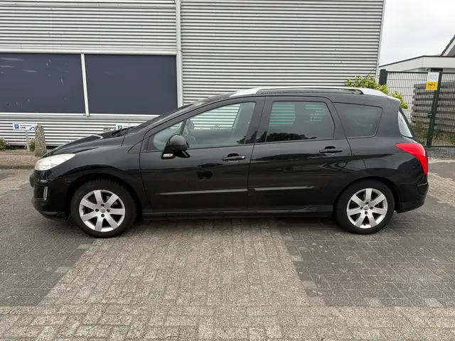 Peugeot 308 view 9