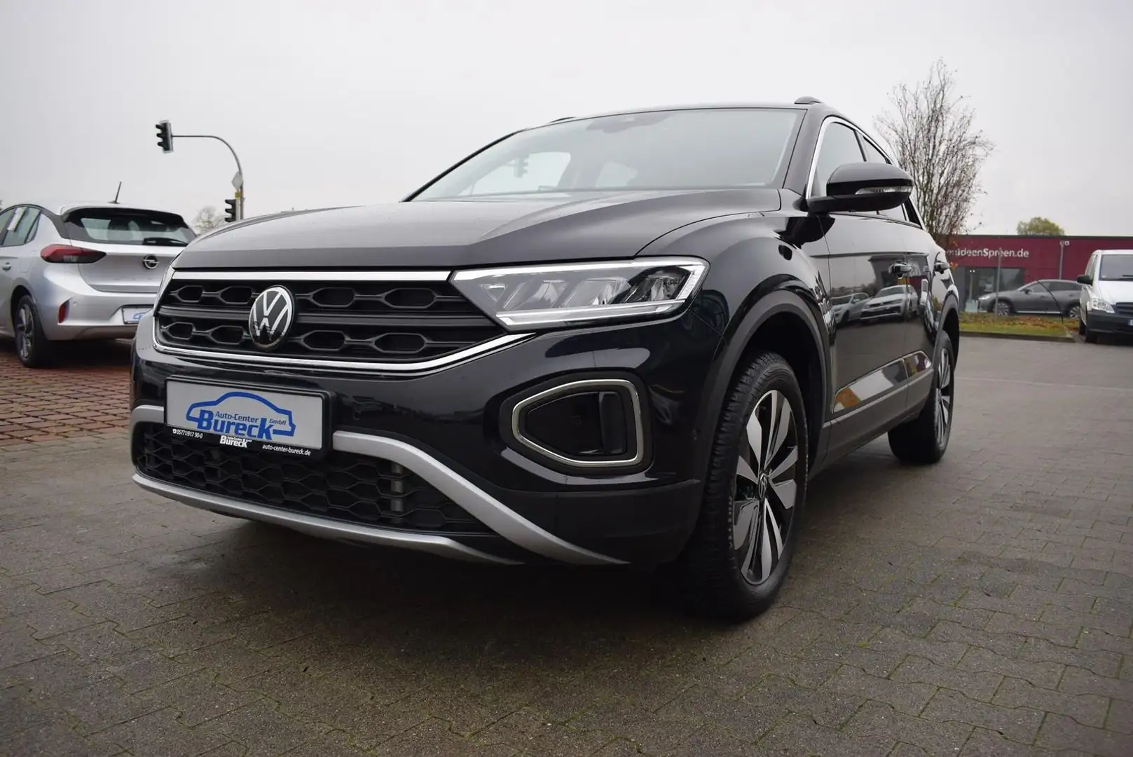Volkswagen T-Roc 1,5 TSI "GOAL" LED/APP-Navi/SHZ/PDC Schwarz - 2