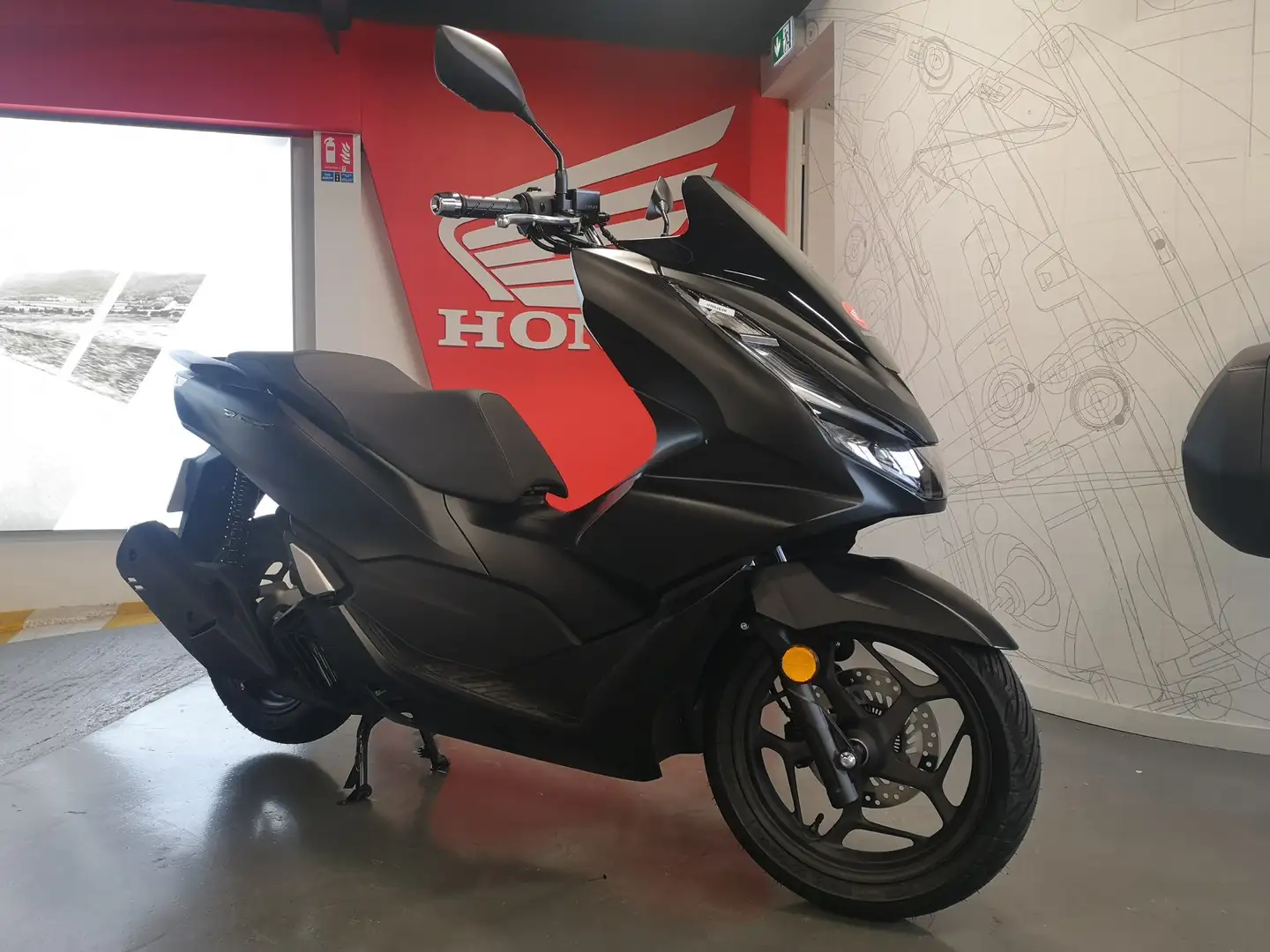 Honda PCX 125 Schwarz - 1