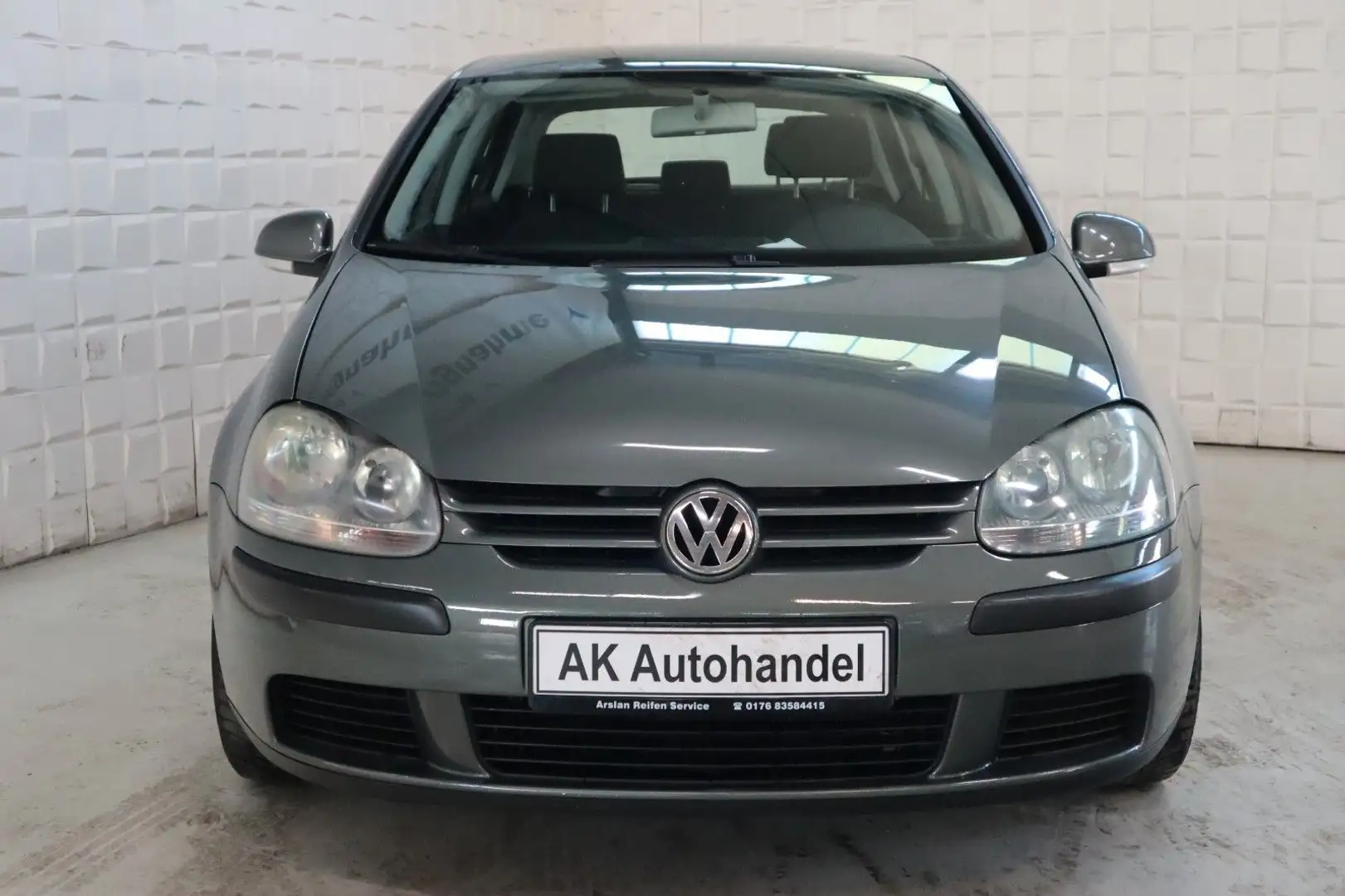 Volkswagen Golf V Lim. Trendline Klimaautomatik Verde - 2