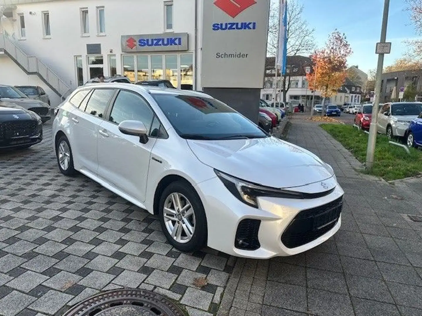 Suzuki Swace 1.8 Hybrid Comfort+/Navigation/LED/AHK Weiß - 1