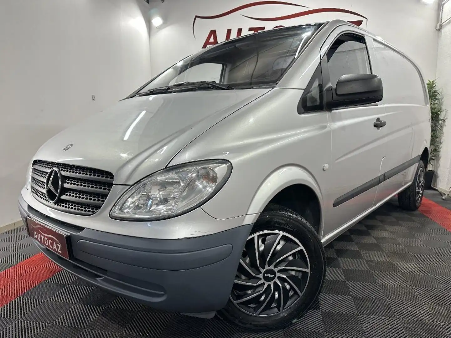 Mercedes-Benz Vito FOURGON 109 CDI *TVA RECUPERABLE Gris - 2